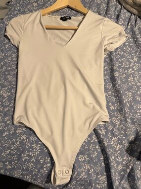 Express White Bodysuit with V-Neck Detail